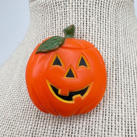 Vintage Hallmark Pumpkin Brooch Pin Halloween Jack-O-Lantern Orange - Picture 6 of 6